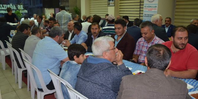Es Ağrılılar İftarda Bir Araya Geldi