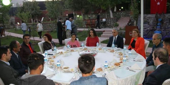 Vali Toprak, Şehit Ve Gazi Aileleriyle İftarda Buluştu