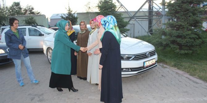 Tuba Işın Kur’an Kursu Öğrencileri İle İftar Yaptı