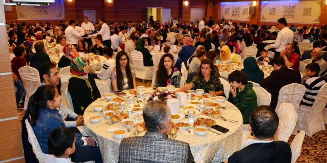 Başkan Çetin Şehit Aileleri İle Gazileri İftarda Ağırladı