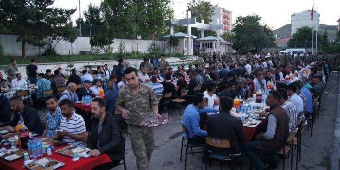 Kağızman’da Toplu İftar Yemeği