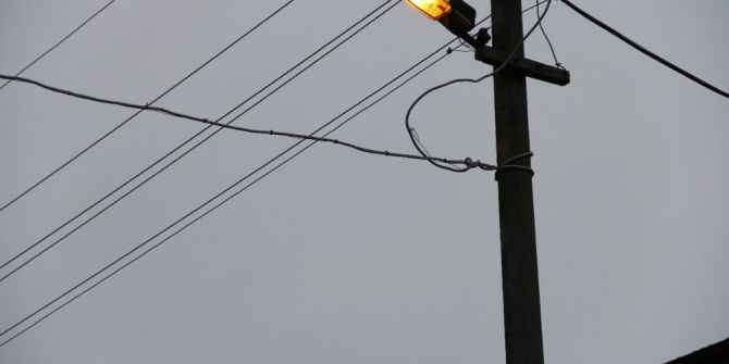 Gündüz Vakti Yanan Sokak Aydınlatma Lambaları Tepki Çekti