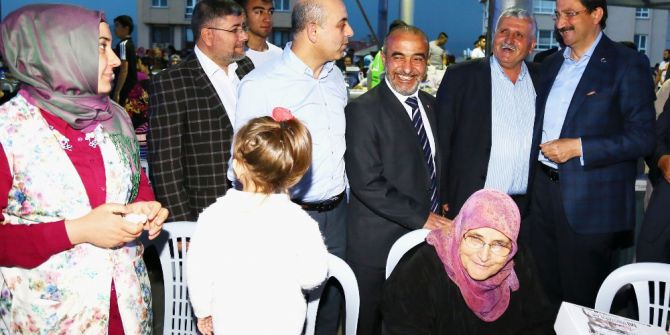 Keçiören Belediyesi Bademlik’te Ramazan Sofrası Kurdu