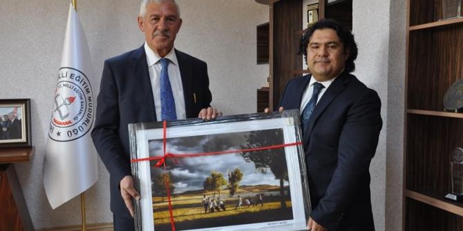 ‘Eba Kadraj’ 3.fotoğraf Yarışmasında ‘Halat Çekme Oyunu’ Adlı Eser, Türkiye Birincisi Oldu