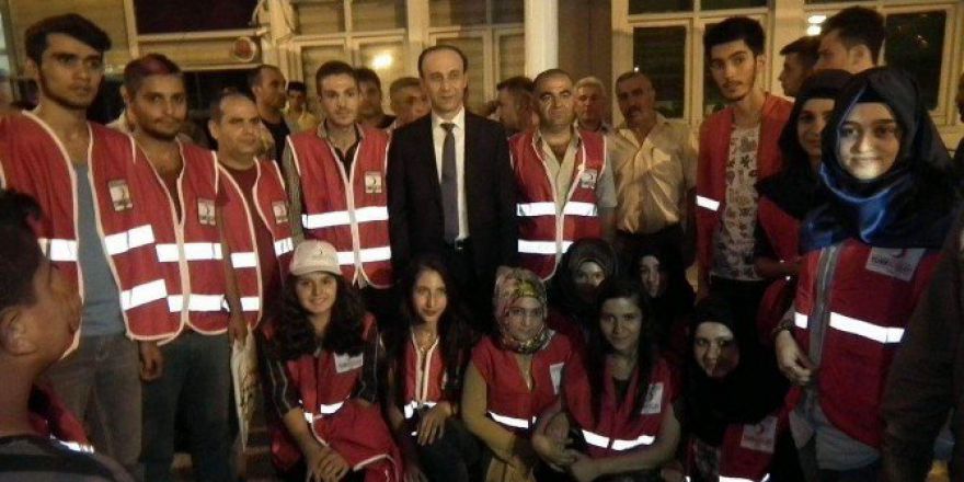 Kızılay’dan, Lokum Ve Su İkramı