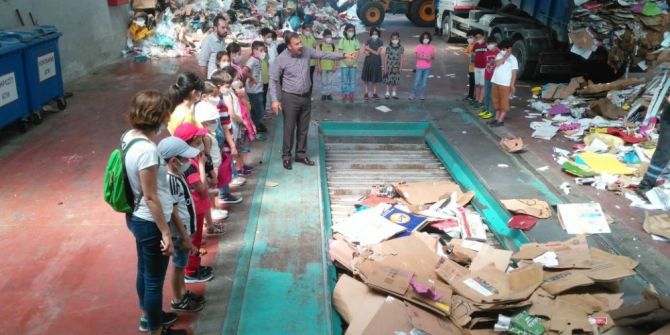 Öğrenciler Atık Toplama Tesisini Gezdiler