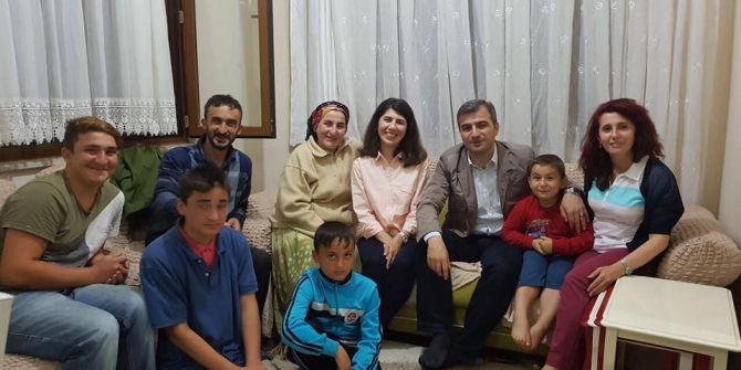 Başkan Yemenici Ve Eşi Nilay Yemenici Sarıoğlu Ailesine Konuk Oldu