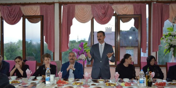 Adilcevaz’da Şehit Ve Gazi Aileleri İftar Yemeğinde Buluştu