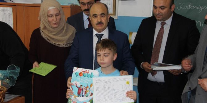 Vali Zülkif Dağlı’dan Karnelerini Aldılar