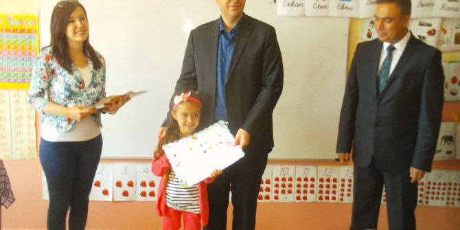 Özalp İlçesinde Karne Sevinci