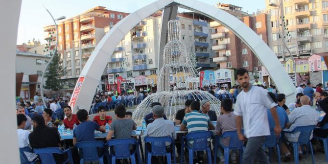 Siirt Belediyesinden Bin 400 Kişiye İftar