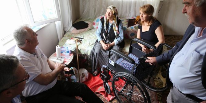 Sabriye Teyzenin Tekerlekli Sandalye Mutluluğu