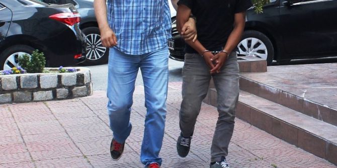 Çanakkale’de 4 Evi Ve 2 İş Yerini Soyan Hırsız Yakalandı