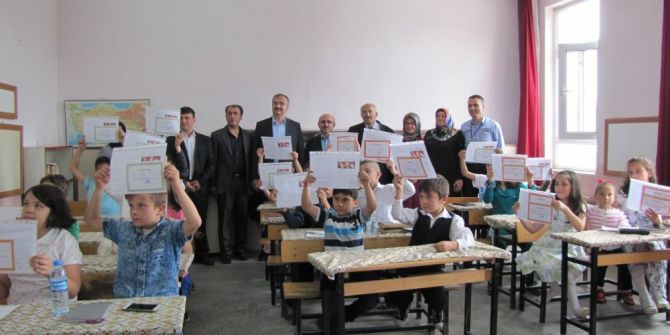 Hisarcık’ta Öğrencilerin Karne Sevinci