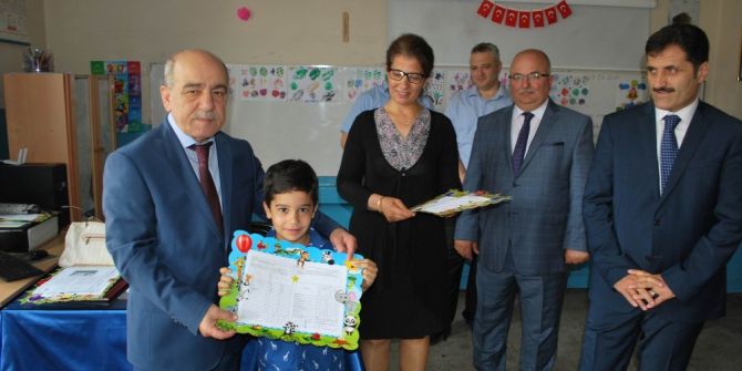 Salihli’de 27 Bin Öğrenci Karne Heyecanı Yaşadı