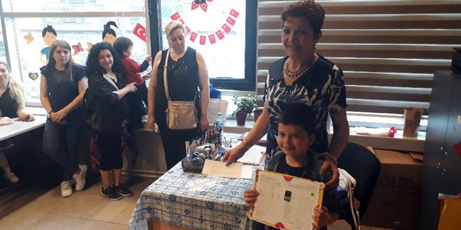 Öğretmenlerden Öğrencilere ‘Az Tablet, Çok Kitap, Çok Oyun’ Mesajı