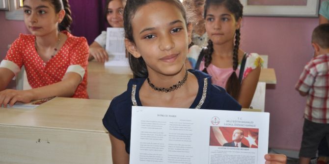 Reyhanlı’da Suriyeli Öğrencilerin Karne Heyecanı