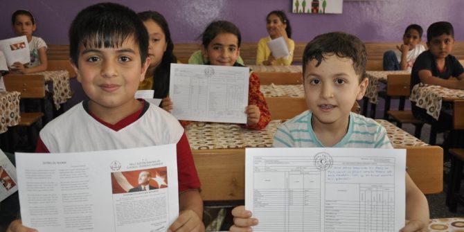 Diyarbakır’da Halaylı Karne Sevinci