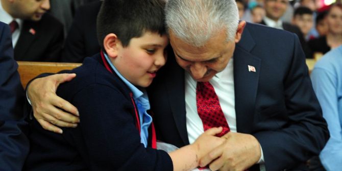 Başbakan Yıldırım Öğrencilere Karnelerini Dağıttı
