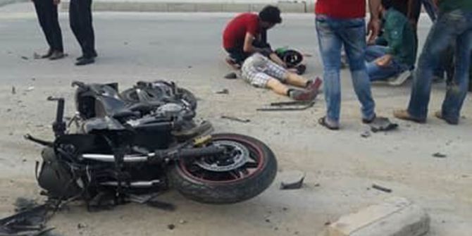 Motosiklet Kamyonete Arkadan Çarptı: 1 Yaralı
