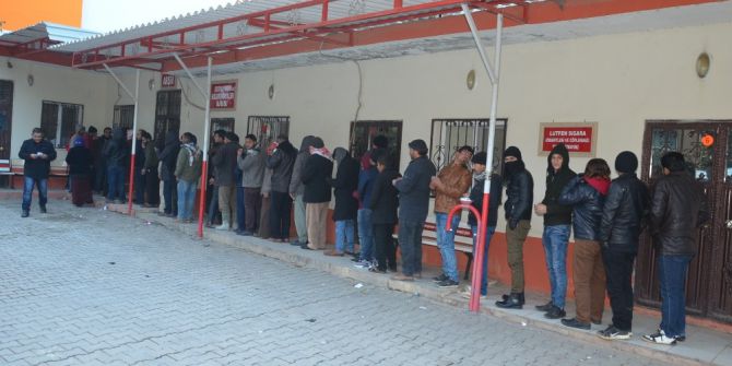 Viranşehir’de İhtiyaç Sahibi Ailelere Nakdi Ve Gıda Yardımı