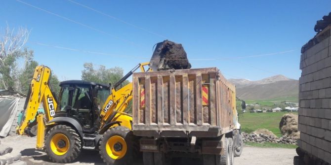 Çaldıran’da Bir Milyon Tondan Fazla Çöp Toplandı