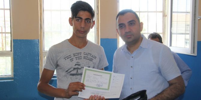 Silvan’da 27 Bin Öğrenci Karne Aldı