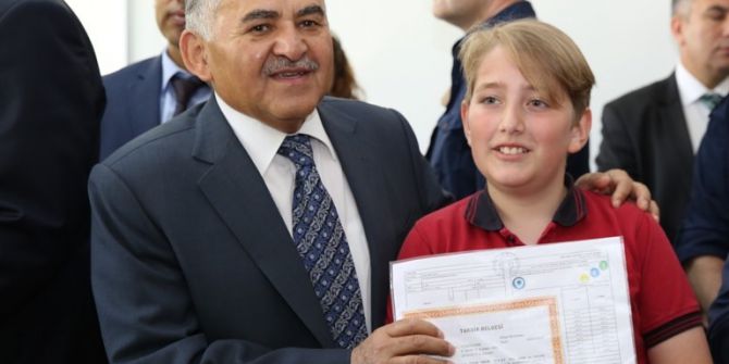 Başkan Büyükkılıç, “Eğitimdeki Başarı Gelecek Türkiyesi İçin Ümit Veriyor”