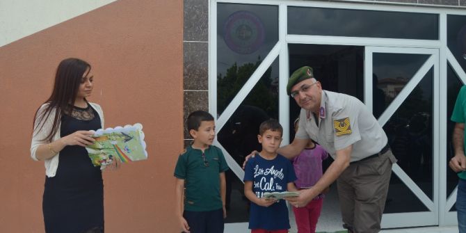 Selendili Öğrenciler Karnelerini Aldı