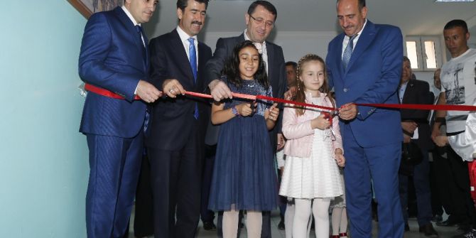 Başkan Fatih Duruay Karne Dağıttı