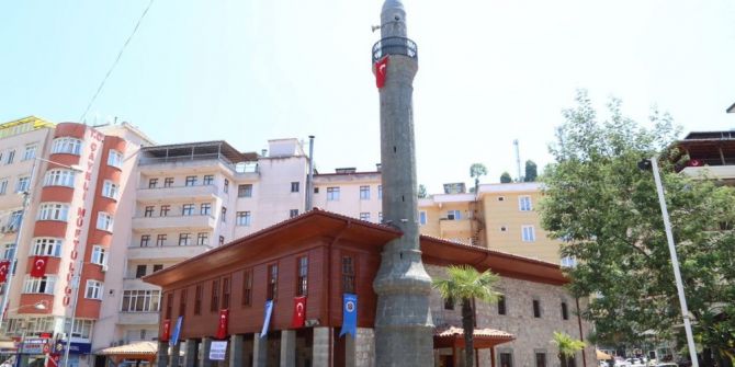 Çayeli’ndeki Tarihi Merkez Hacıbaşı Camii’nin Restorasyon Sonrası Açılışı Yapıldı
