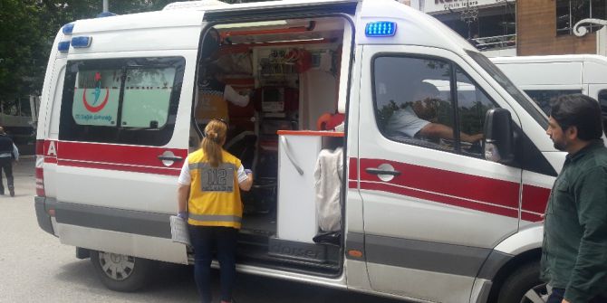 Yol Verme Tartışmasında Polis İle Dolmuş Şoförü Arasında Arbede Yaşandı