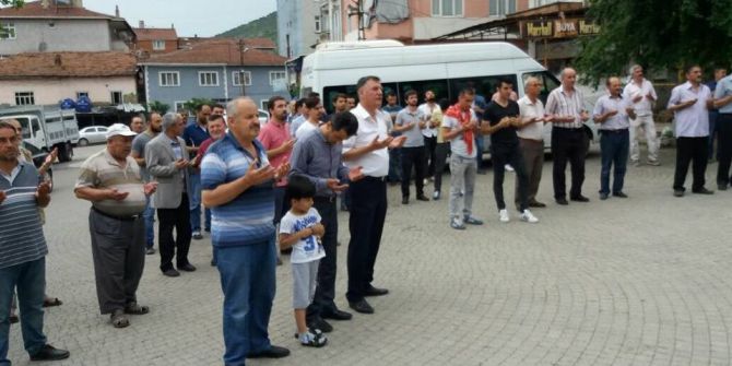 Başkan Duymuş, Kınalı Kuzuları Askere Uğurladı