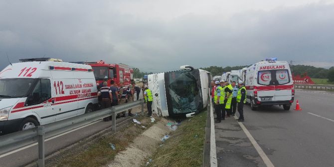 Samsun’da Acemi Erleri Taşıyan Otobüs Devrildi