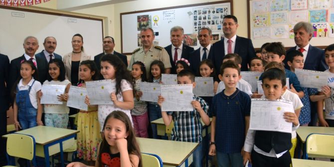 Kırıkkaleli Öğrenciler Karnelerine Kavuştular