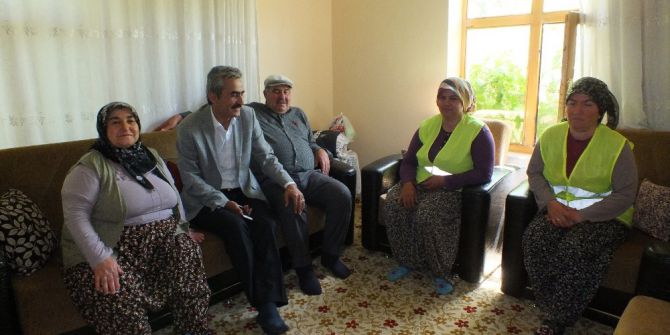 Ayrancı Belediyesi Yaşlı Ve Muhtaç Vatandaşların Evlerini Temizliyor