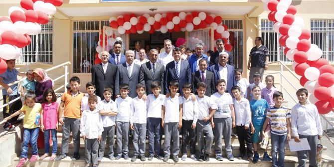 Başkan Fadıloğlu’ndan Öğrencilere Karne Hediyesi