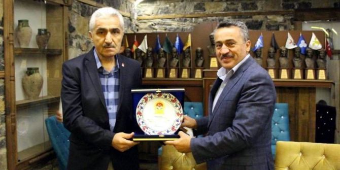 Tüfad’dan Başkan Tutal’a Plaket