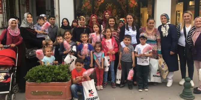 Ak Parti Kadın Kolları, İhtiyaç Sahipleriyle Buluşmaya Devam Ediyor