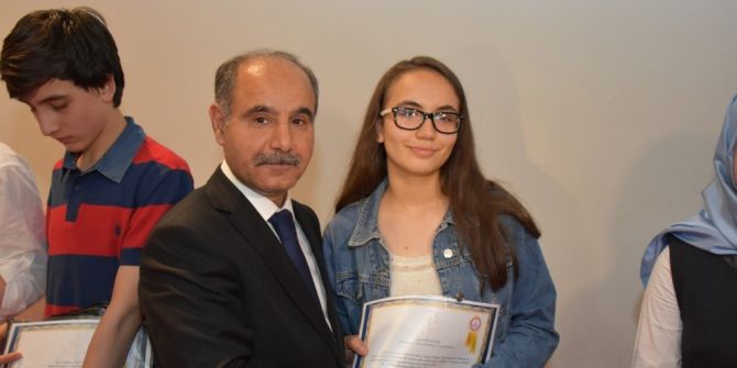 Teog’ta Başarılı Olan Öğrenciler Ödüllendirildi