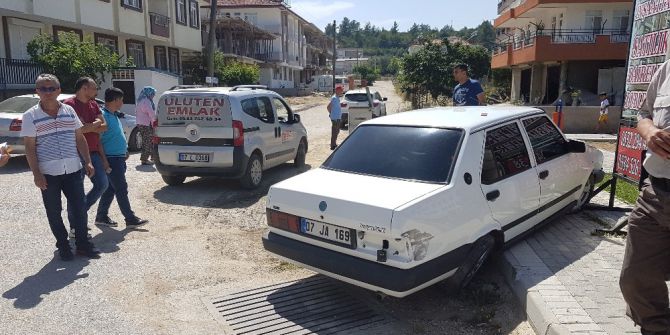 Otomobilin Çarptığı Genç Kız Ağır Yaralandı