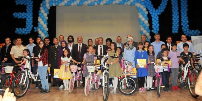 Akşehir 1 Milyon Kitaba Koşuyor Projesi Ödül Töreni Yapıldı