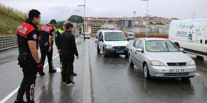 Otomobilin Çarptığı Üniversite Öğrencisi Yaralandı