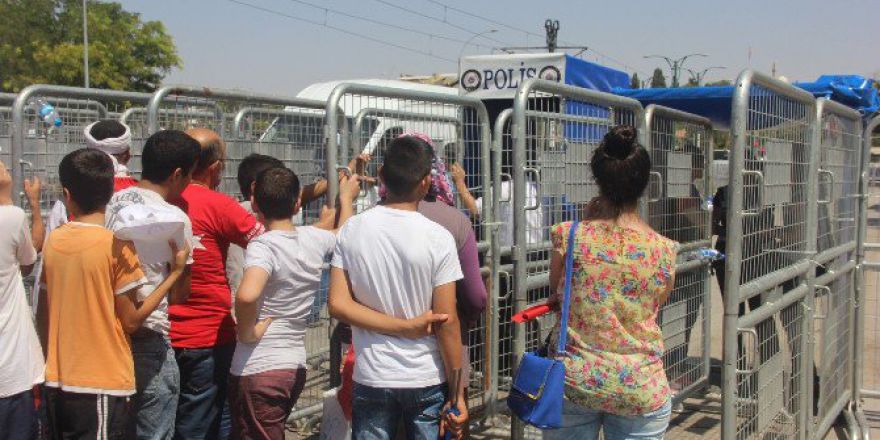 Demokrasi Meydanı’nda Son Hazırlıklar Tamamlandı