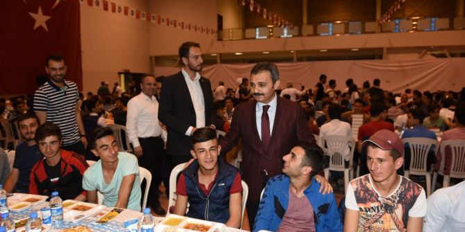 Başkan Külcü, Gençlerle İftar Yaptı