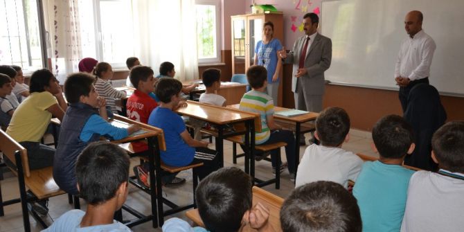 Saruhanlı’da Öğrenciler Karnelerini Aldı