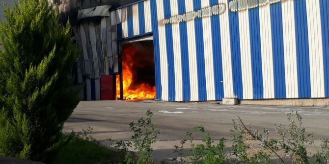 Osmaniye’de Kağıt Fabrikasında Yangın