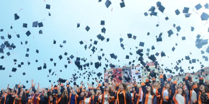 Sinop Üniversitesinde Mezuniyet Coşkusu