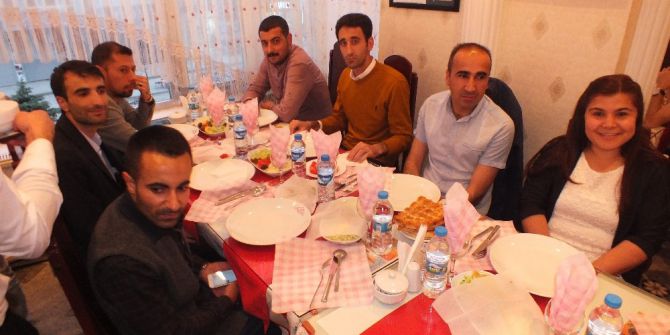 Okul Aile Birliğinden Ticaret Lisesi Öğretmenlerine İftar Yemeği