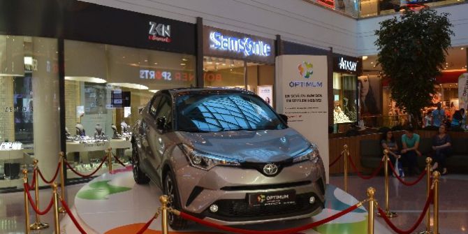 Lüks Otomobil Talihlisini Bekliyor